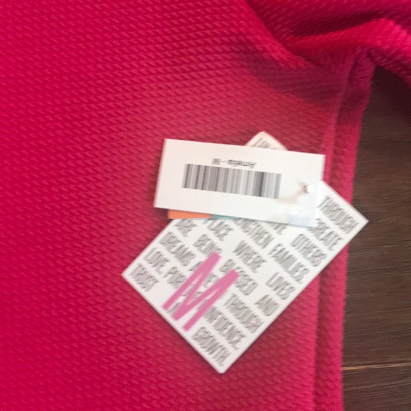 ❤️LuLaRoe M Amelia Raspberry NWT❤ - Picture 2 of 4